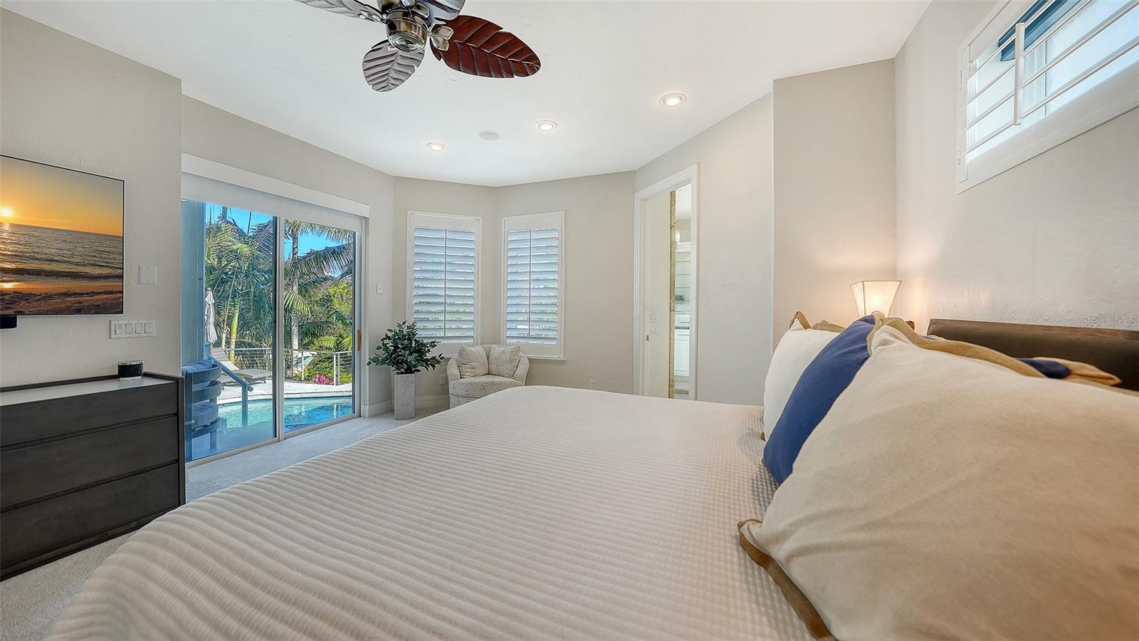 HAWKS HARBOR - Residential