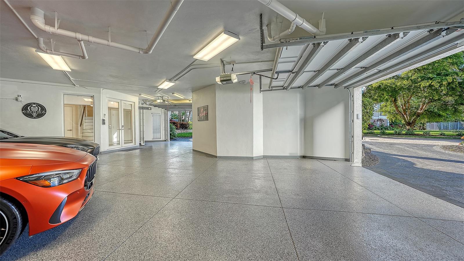 HAWKS HARBOR - Residential