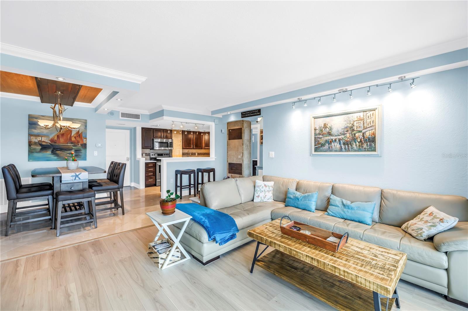 4900 BRITTANY DRIVE S 611