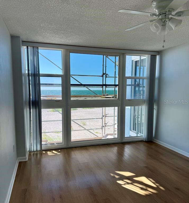 GULF HORIZONS - Residential