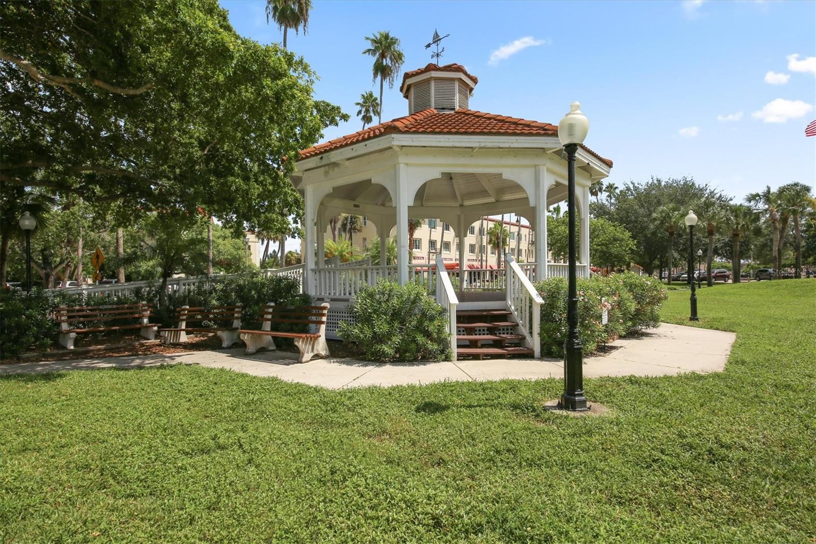 GULF HORIZONS - Residential