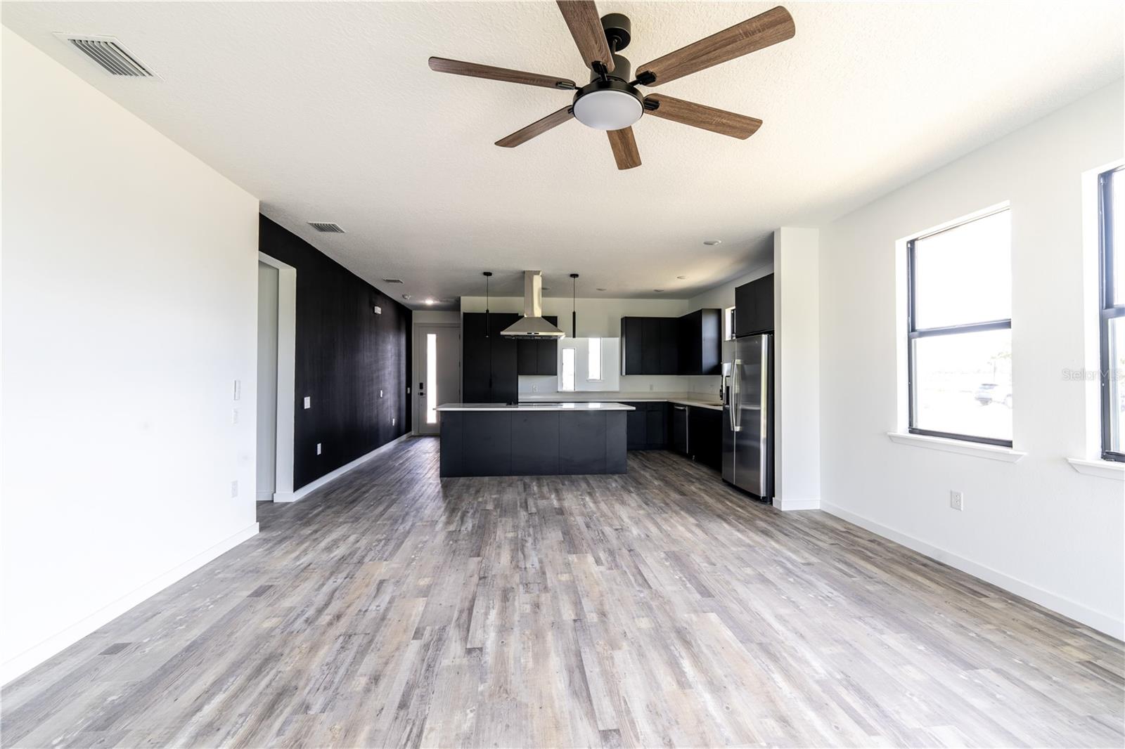 326 SPINNAKER COURT