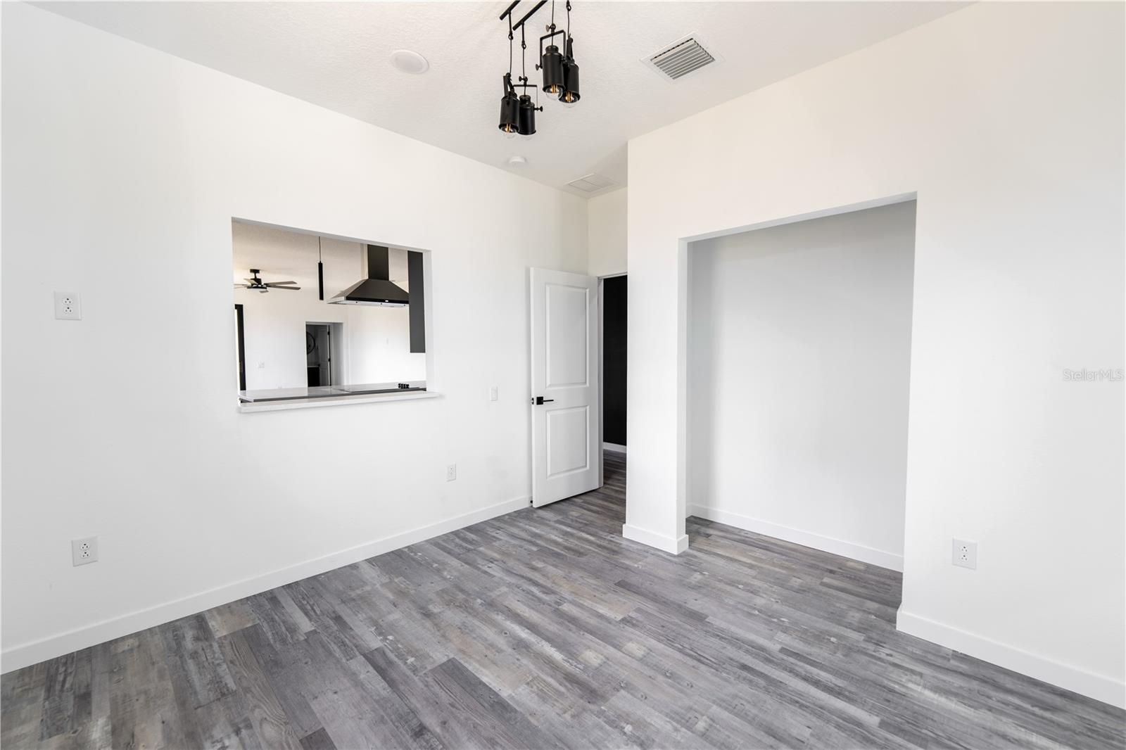 326 SPINNAKER COURT