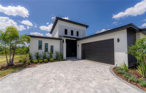 A home in AUBURNDALE