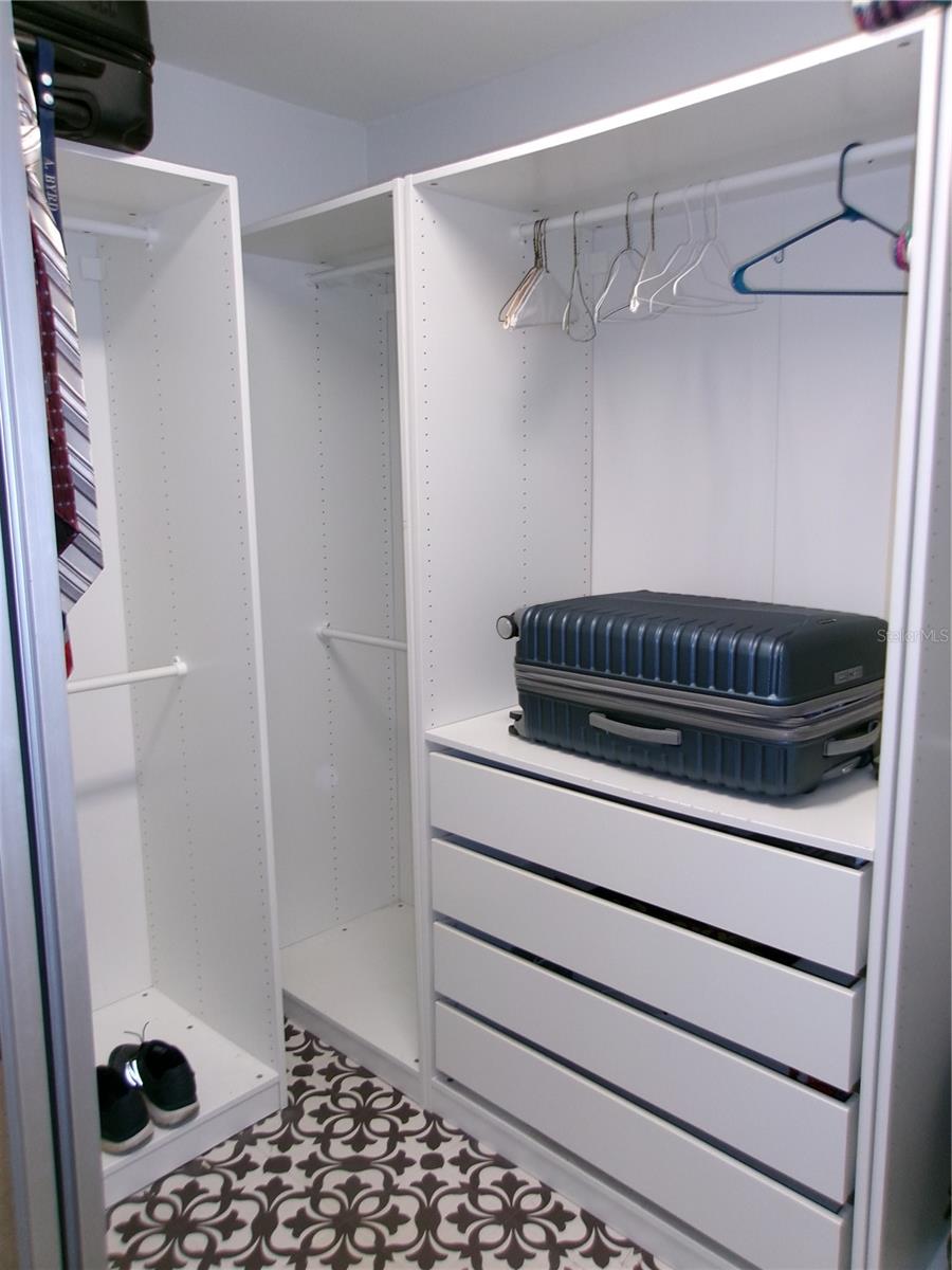 TUSKAWILLA POINT - Residential