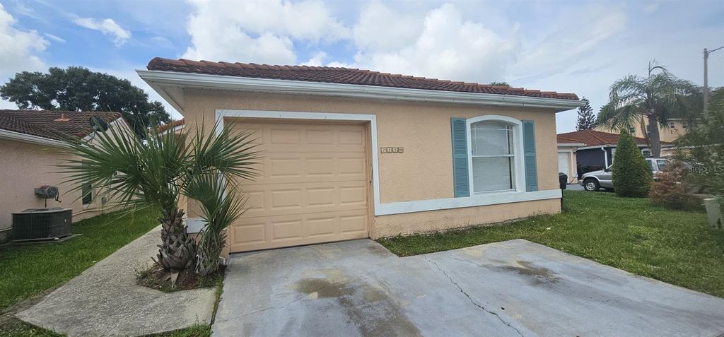 Photo of 2338 Cordova Court, Kissimmee, FL 34743 (MLS # S5150632)