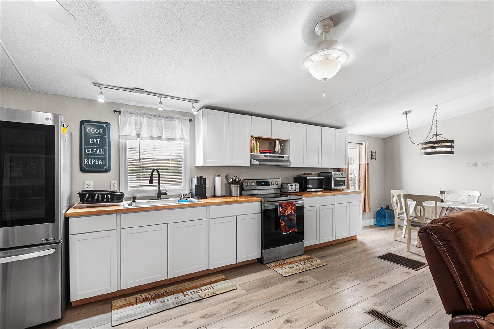 EVANS ACRES - Residential