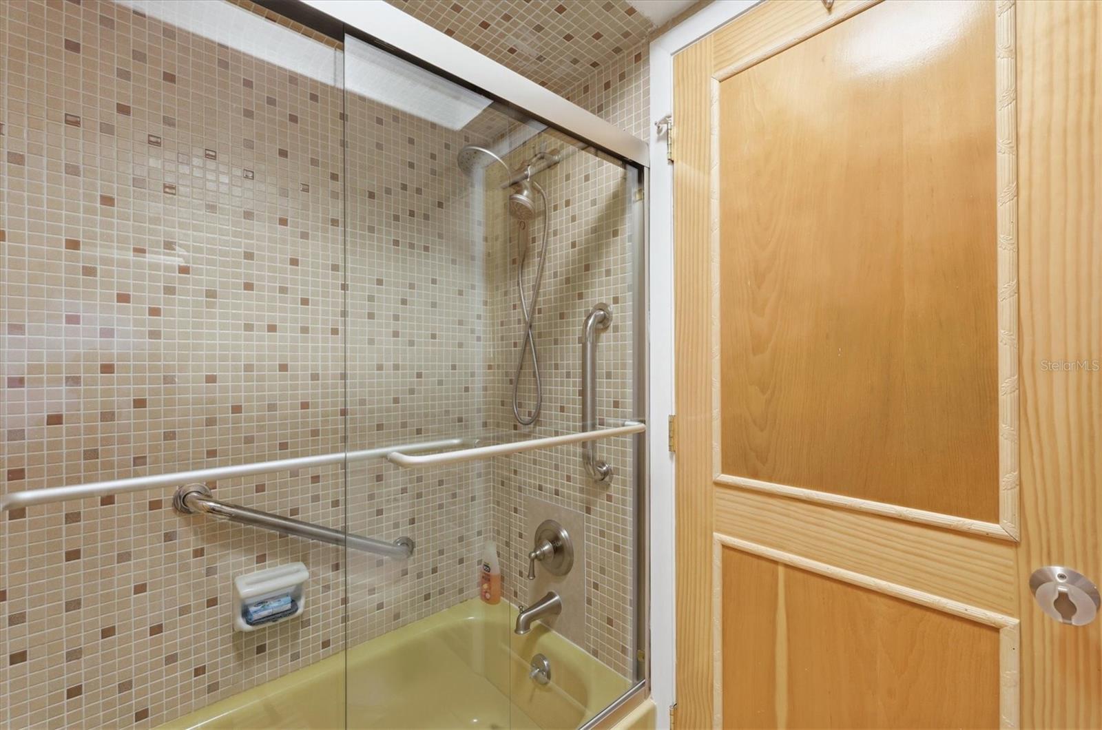 GULF AIRE - Residential