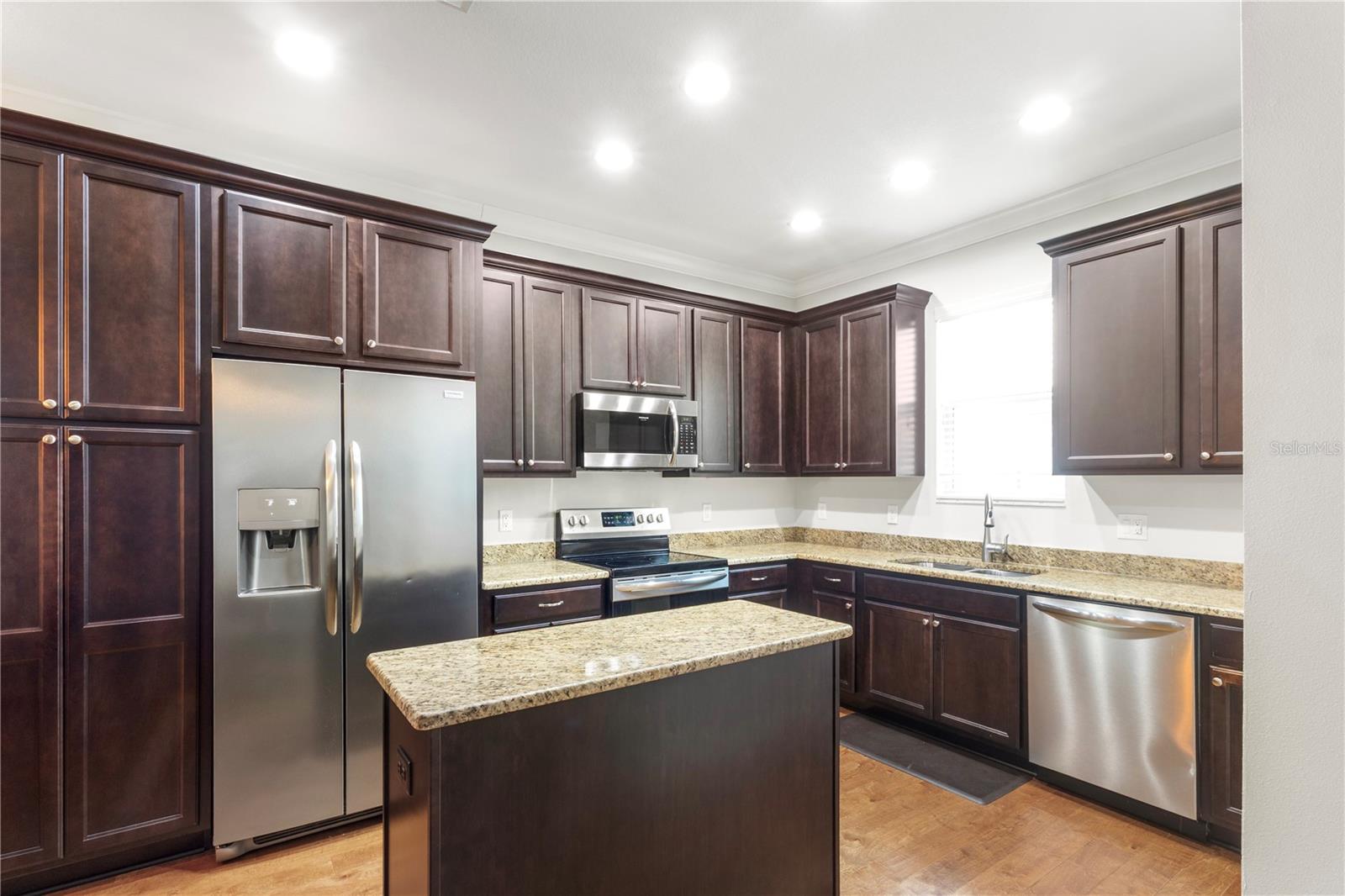 HAYES PARK VILLAGE - Residential Lease