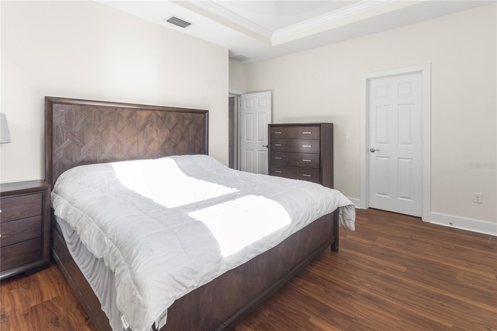 HAYES PARK VILLAGE - Residential Lease