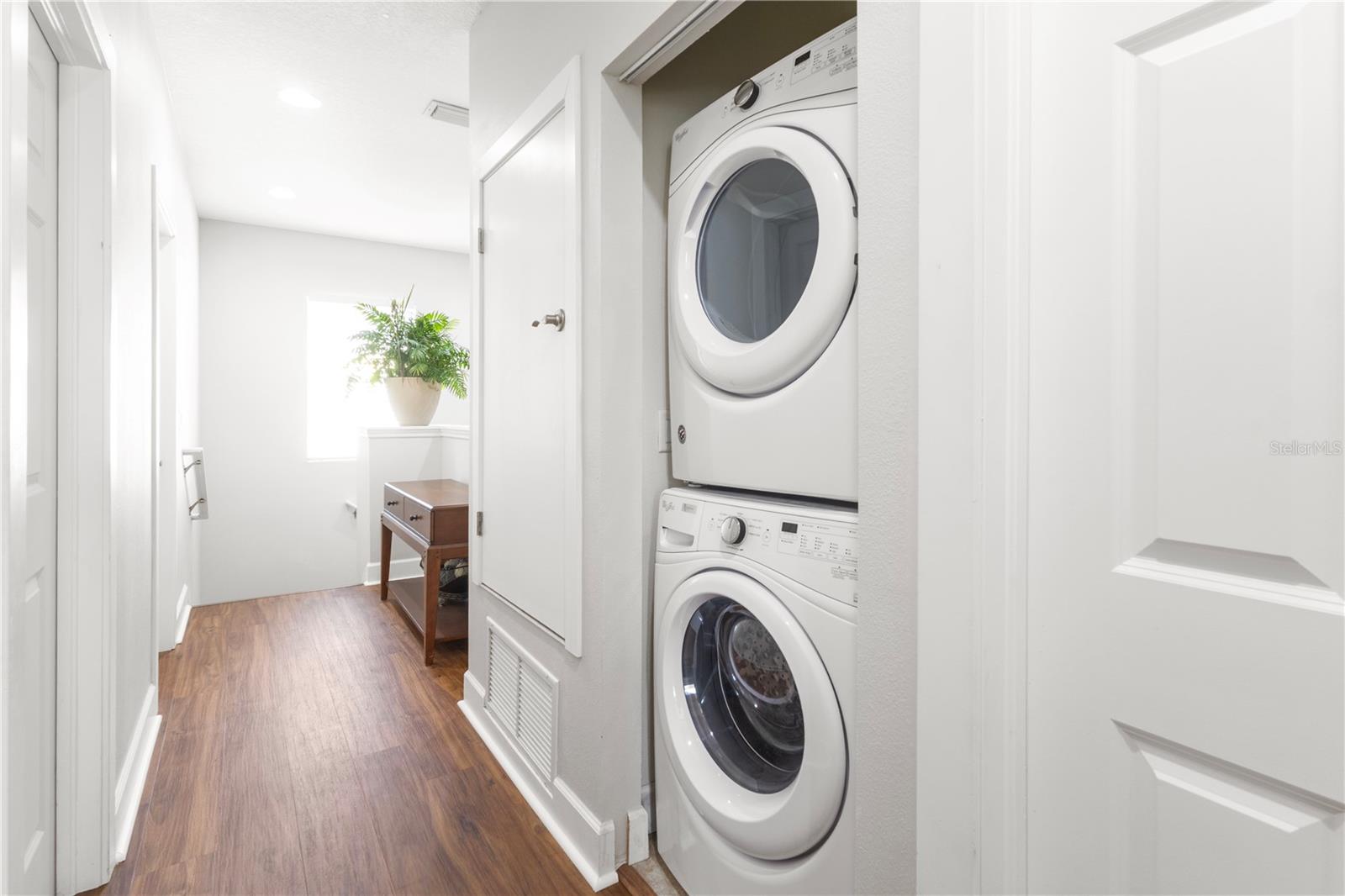 HAYES PARK VILLAGE - Residential Lease
