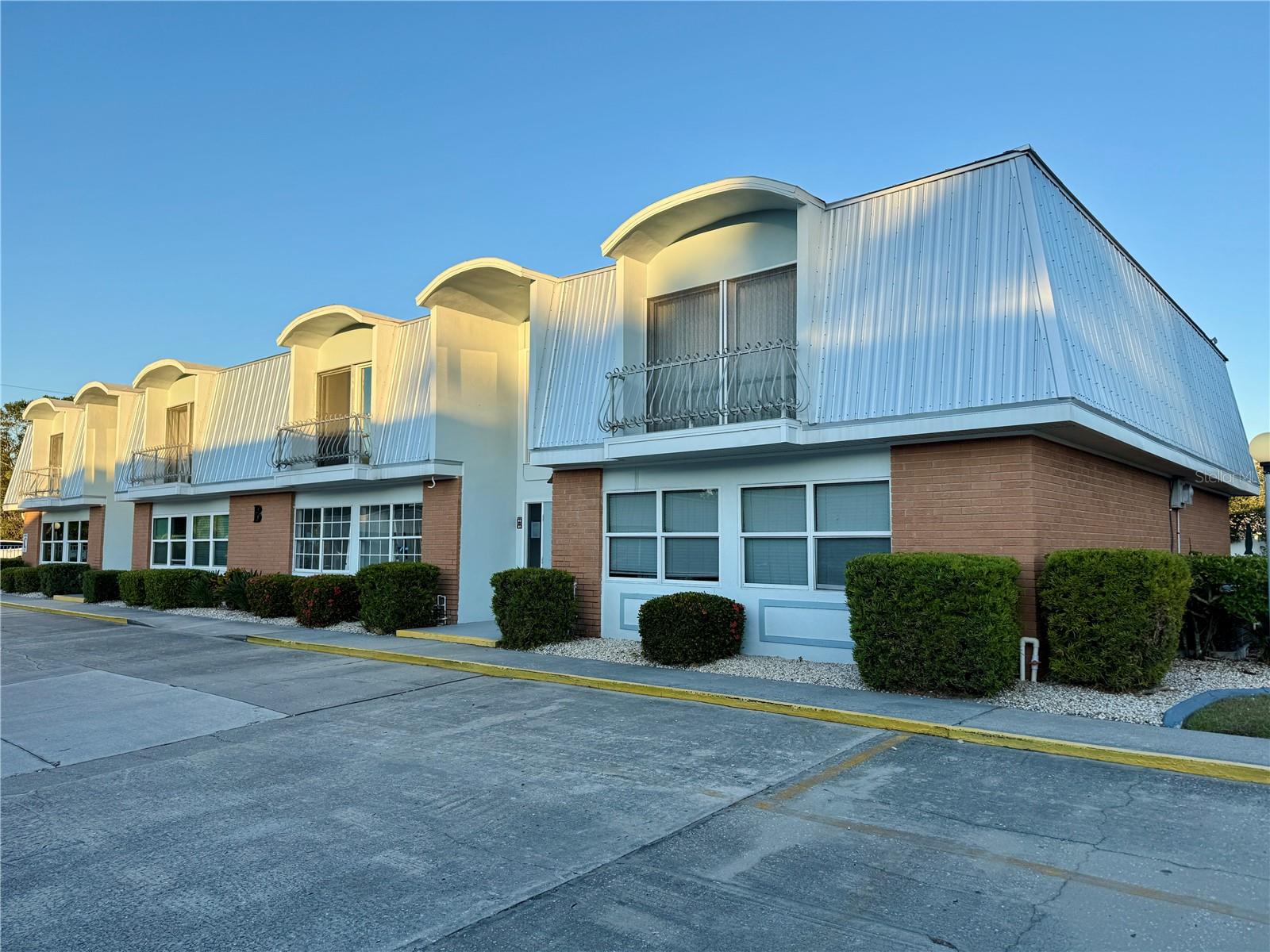 EDGEWATER MANOR - Residential Lease