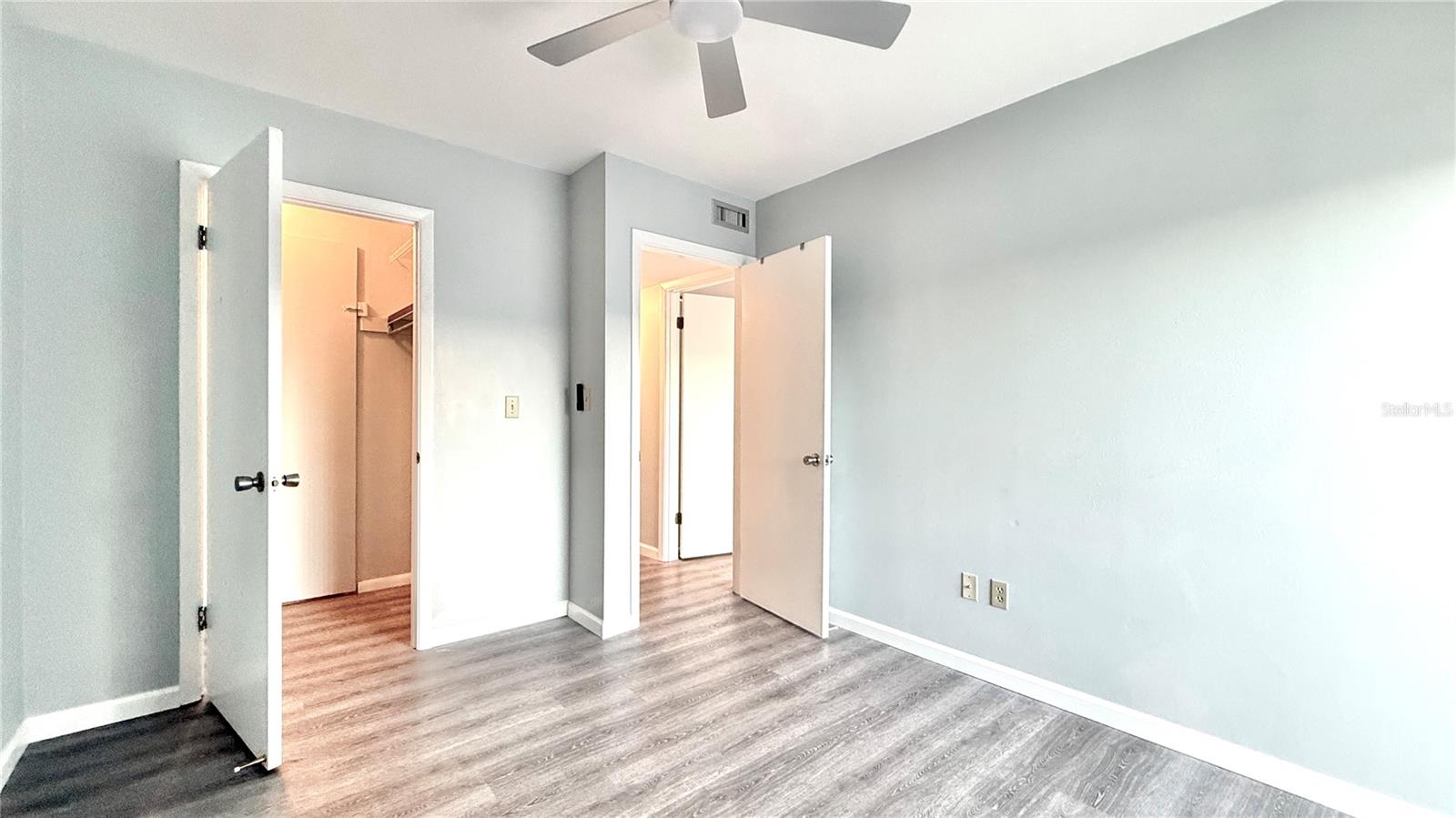 EDGEWATER MANOR - Residential Lease