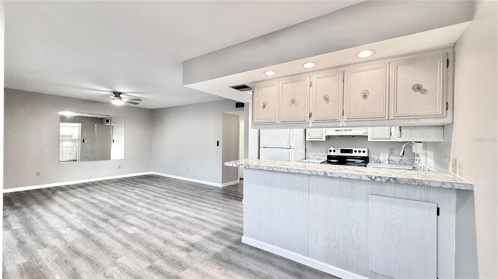 EDGEWATER MANOR - Residential Lease