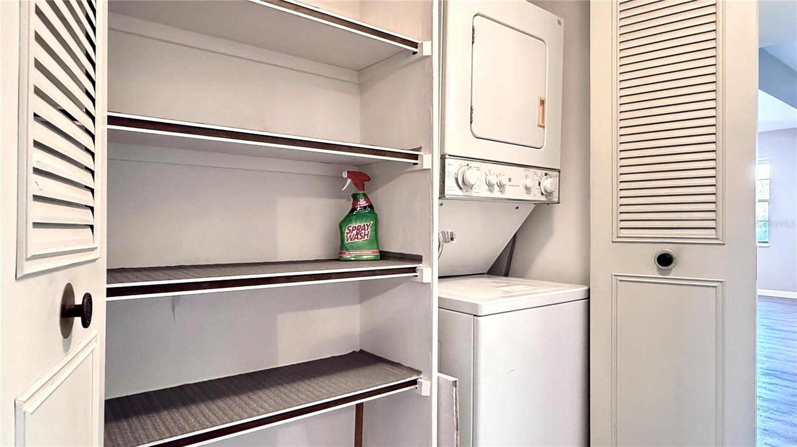 EDGEWATER MANOR - Residential Lease