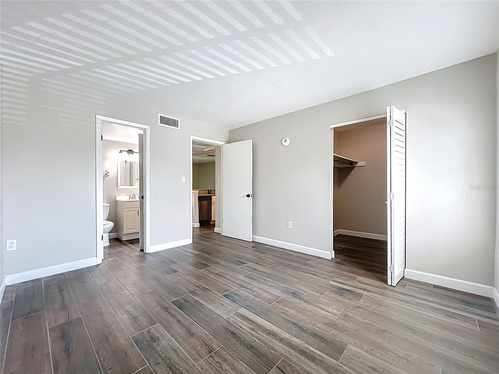 SANDY COVE - Residential