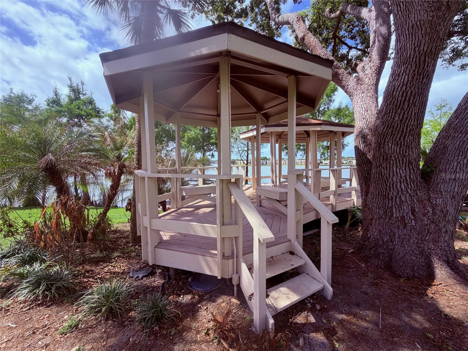 SANDY COVE - Residential