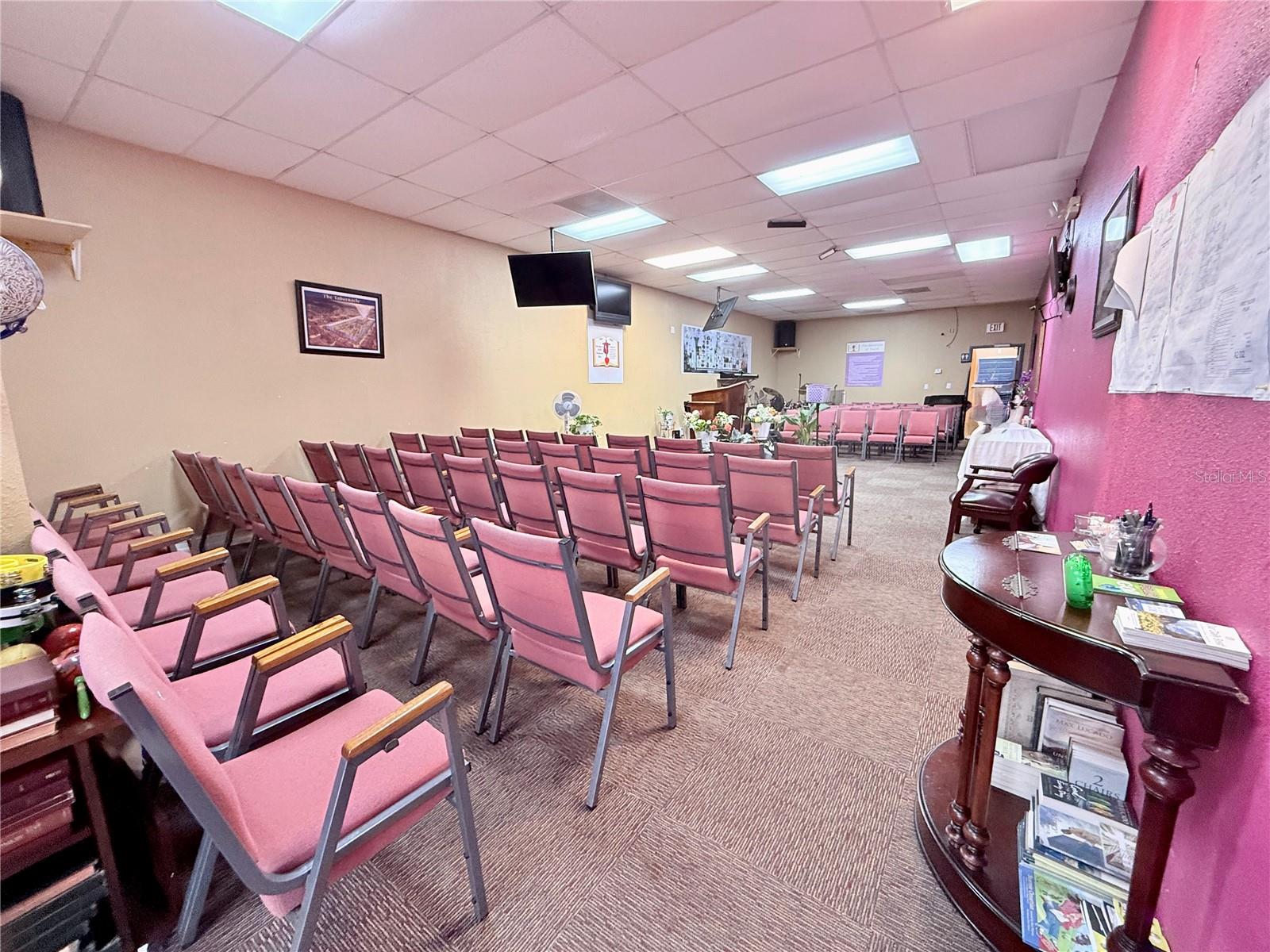 1706 E SEMORAN BLVD 116