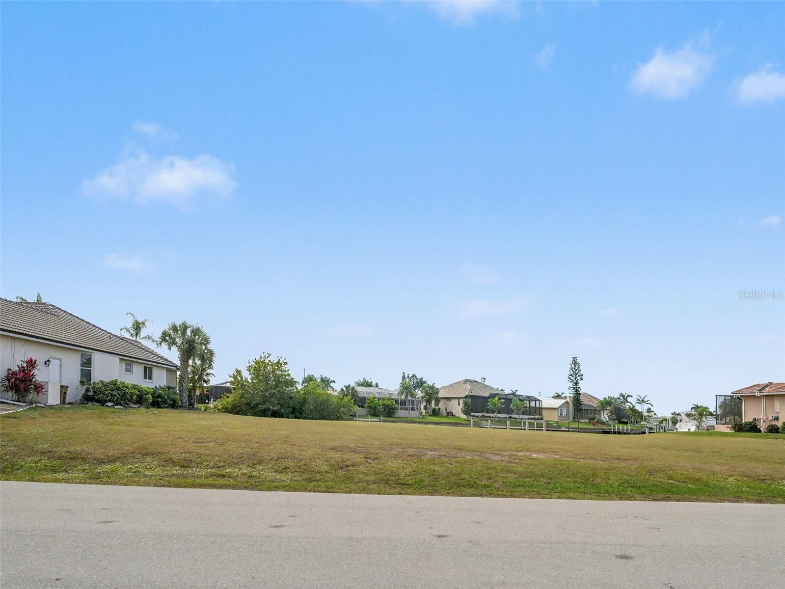 PUNTA GORDA ISLES SEC 14 - Land