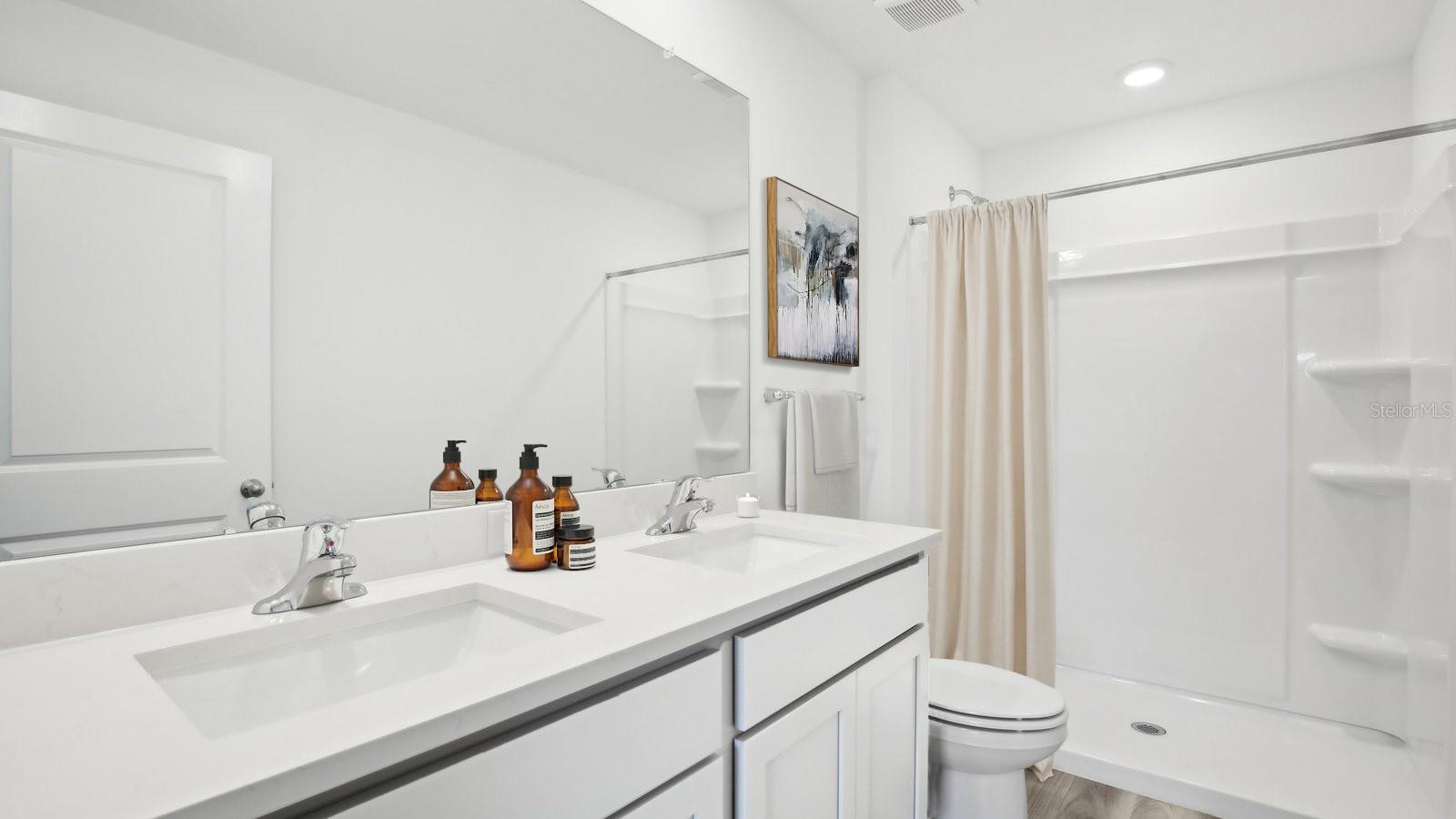 OAKFIELD LAKES - Residential