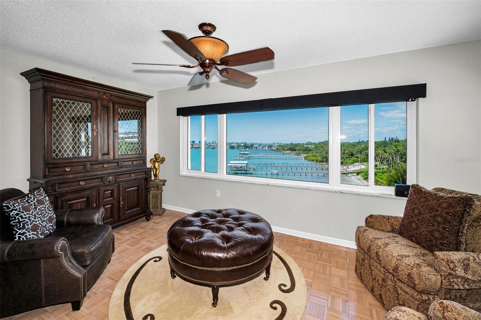HARBOUR CLUB CONDO NO 3 - Residential