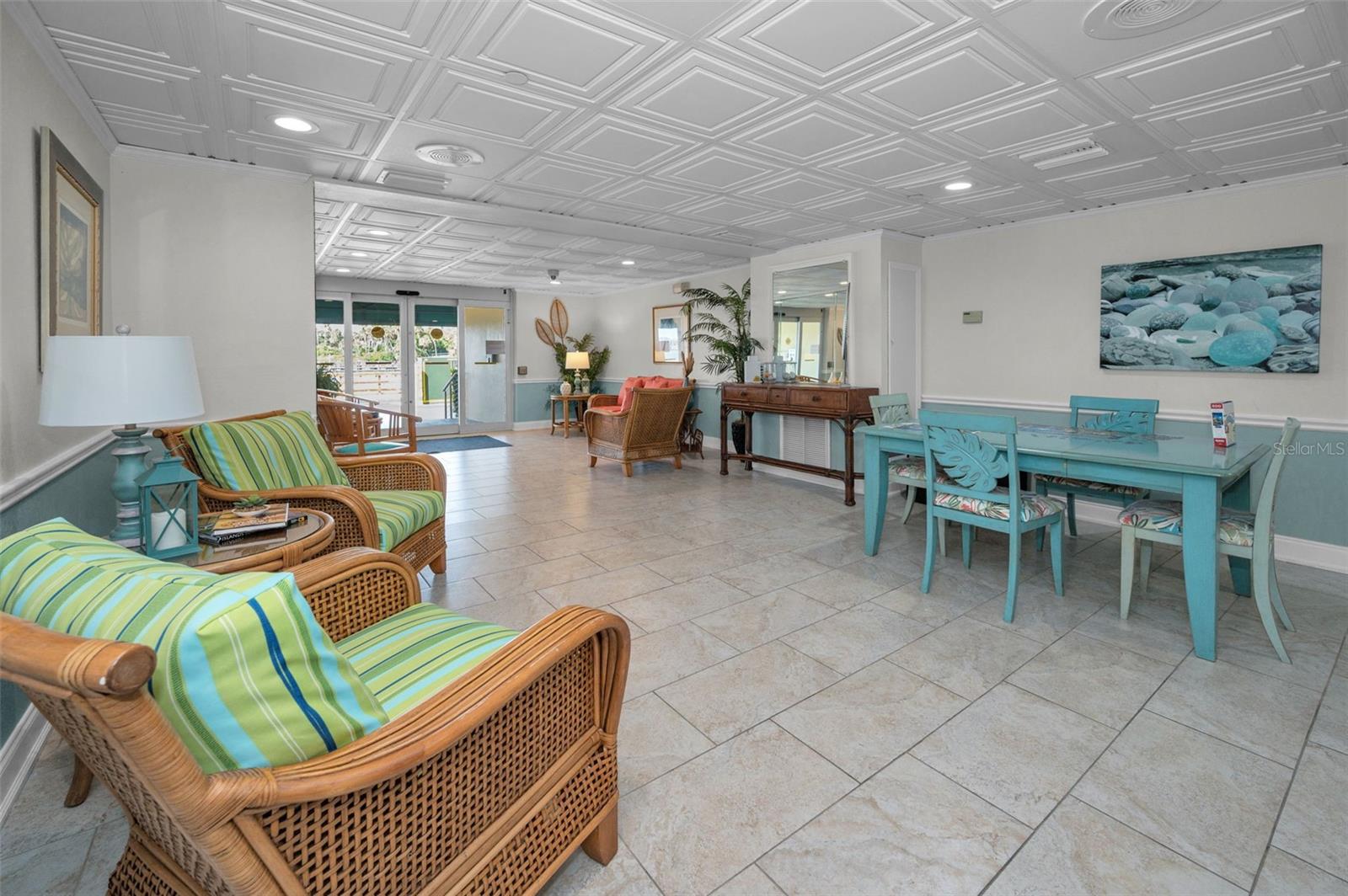 HARBOUR CLUB CONDO NO 3 - Residential