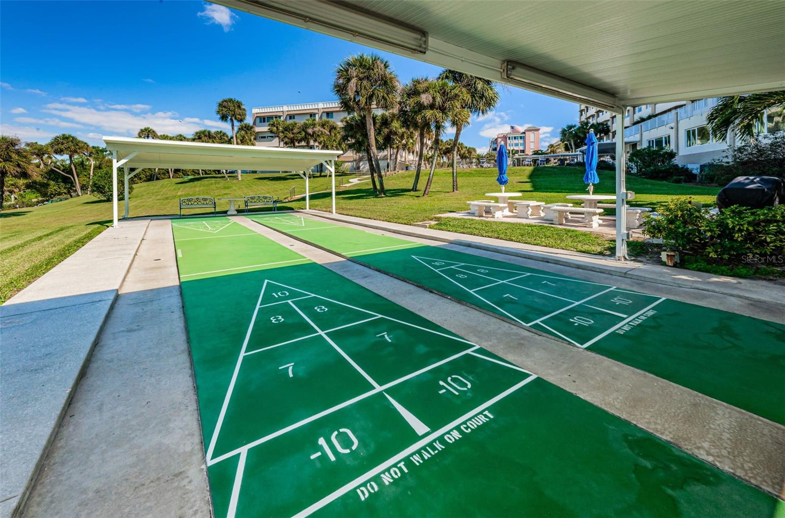 HARBOUR CLUB CONDO NO 3 - Residential