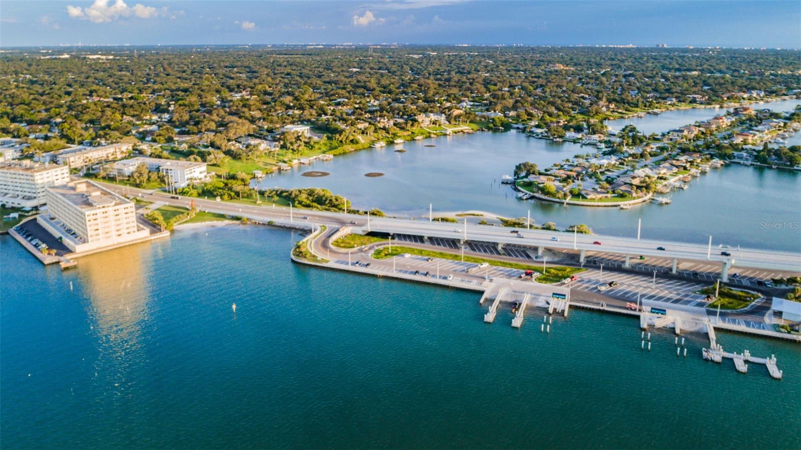 HARBOUR CLUB CONDO NO 3 - Residential