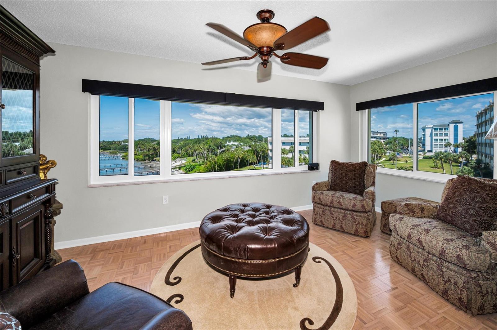 HARBOUR CLUB CONDO NO 3 - Residential