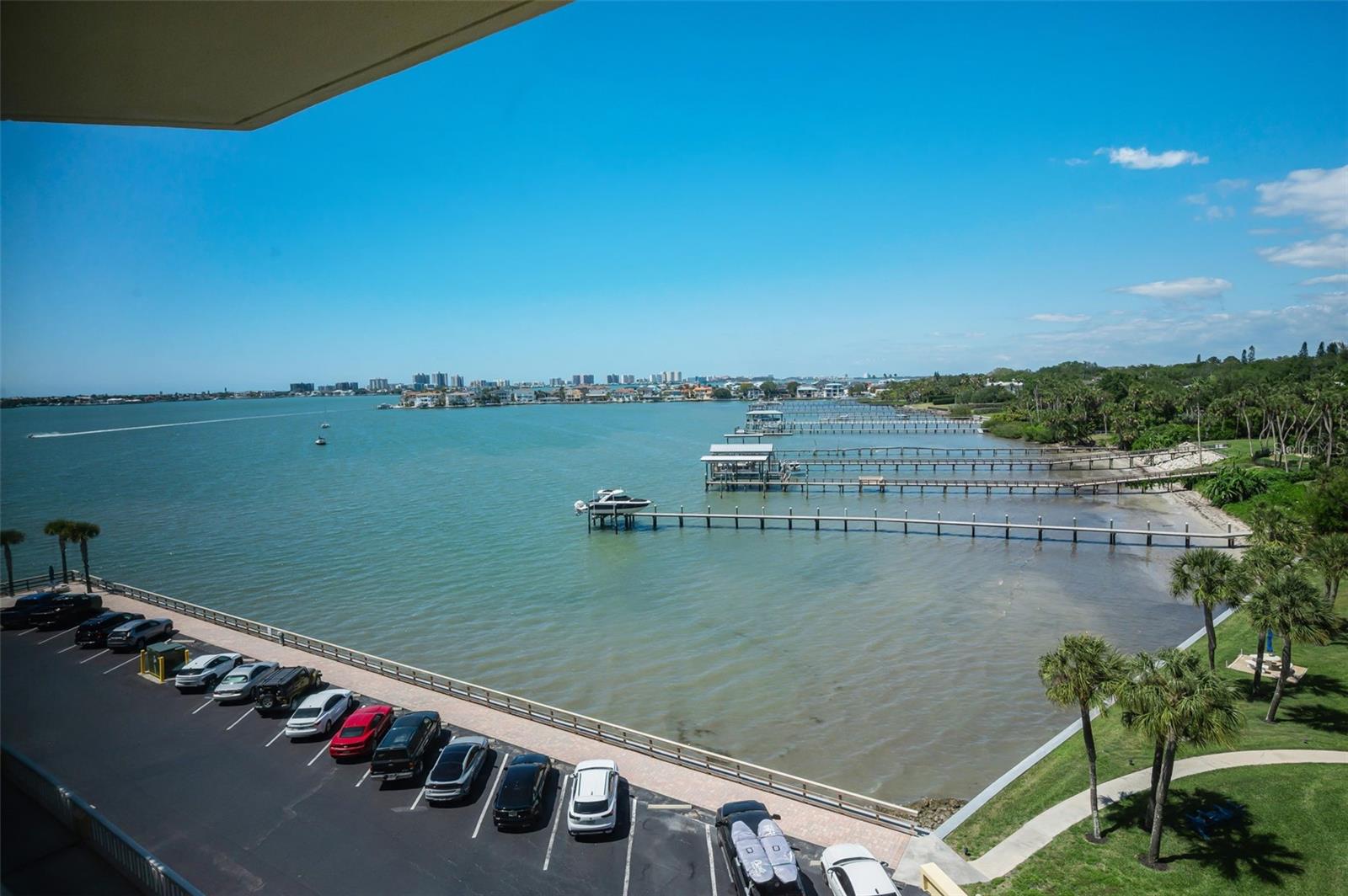 HARBOUR CLUB CONDO NO 3 - Residential