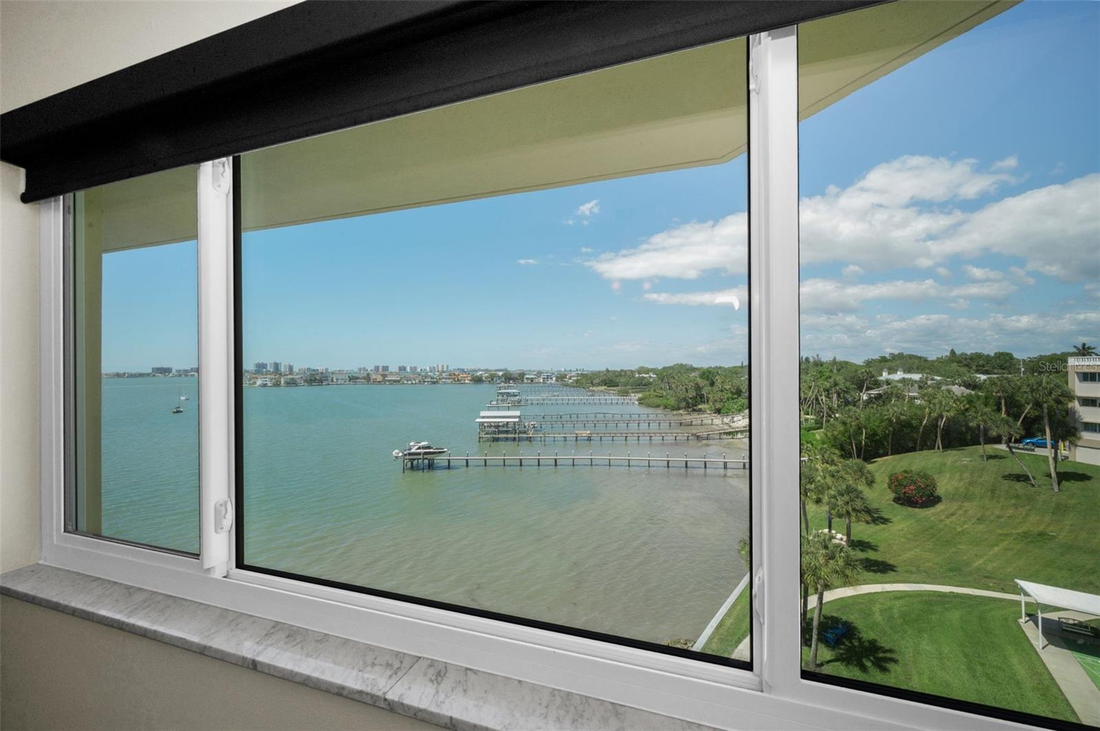 HARBOUR CLUB CONDO NO 3 - Residential