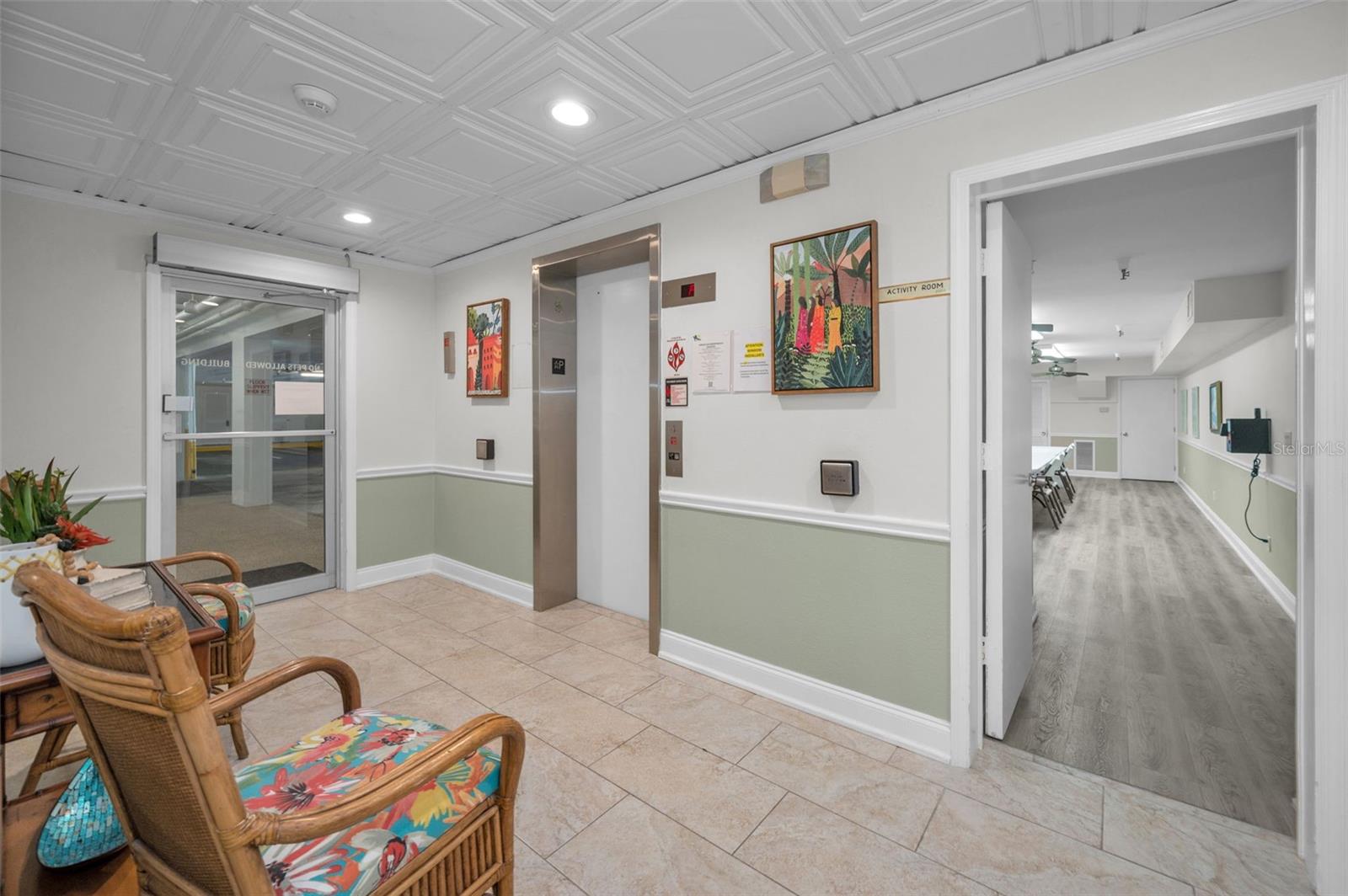 HARBOUR CLUB CONDO NO 3 - Residential