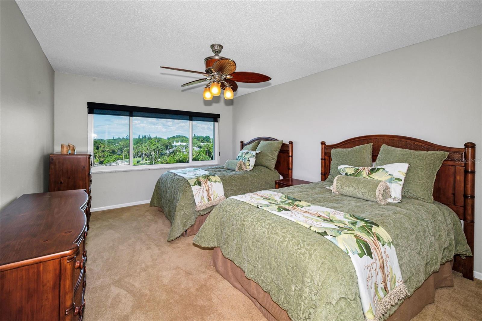 HARBOUR CLUB CONDO NO 3 - Residential