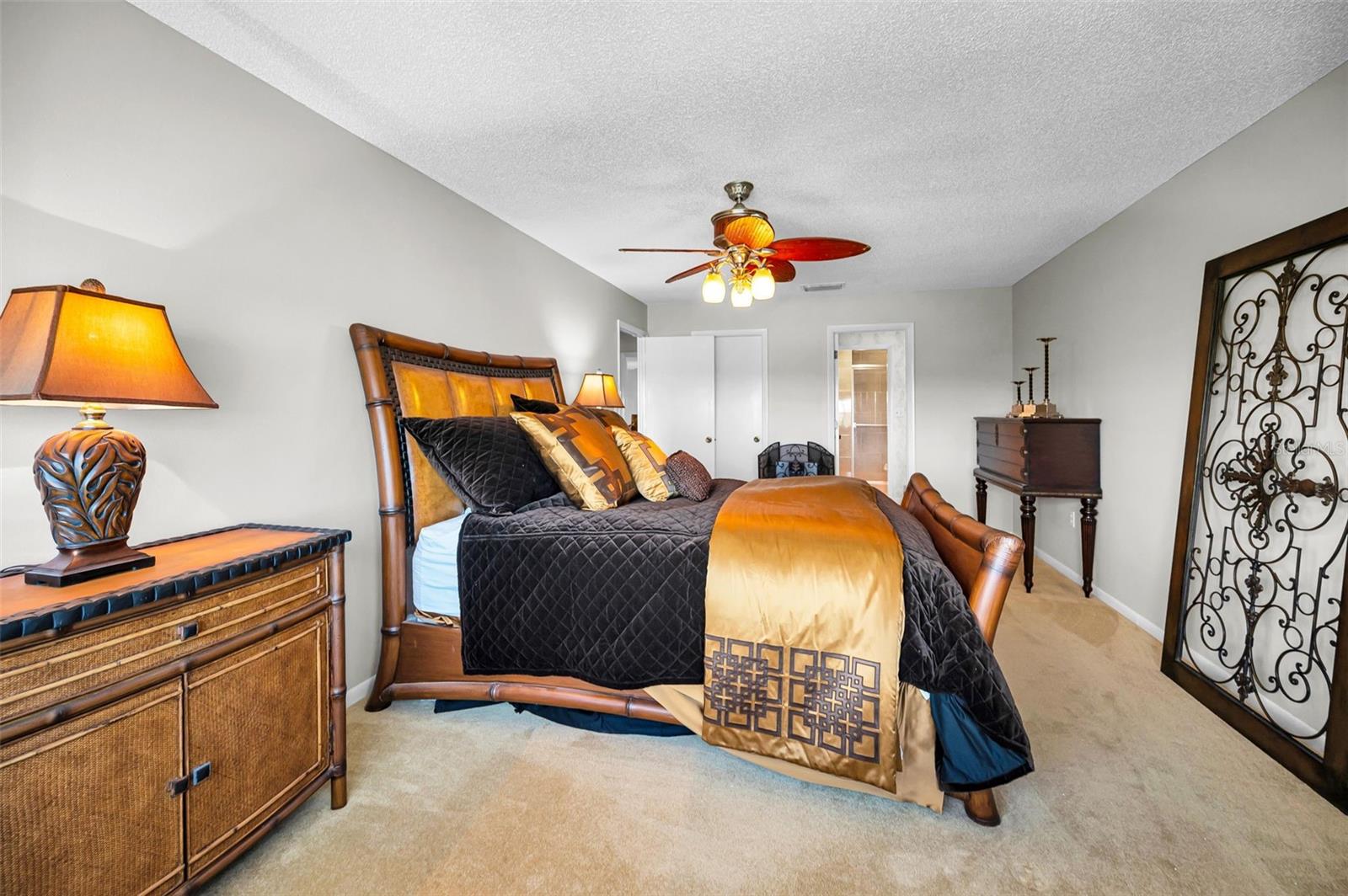 HARBOUR CLUB CONDO NO 3 - Residential