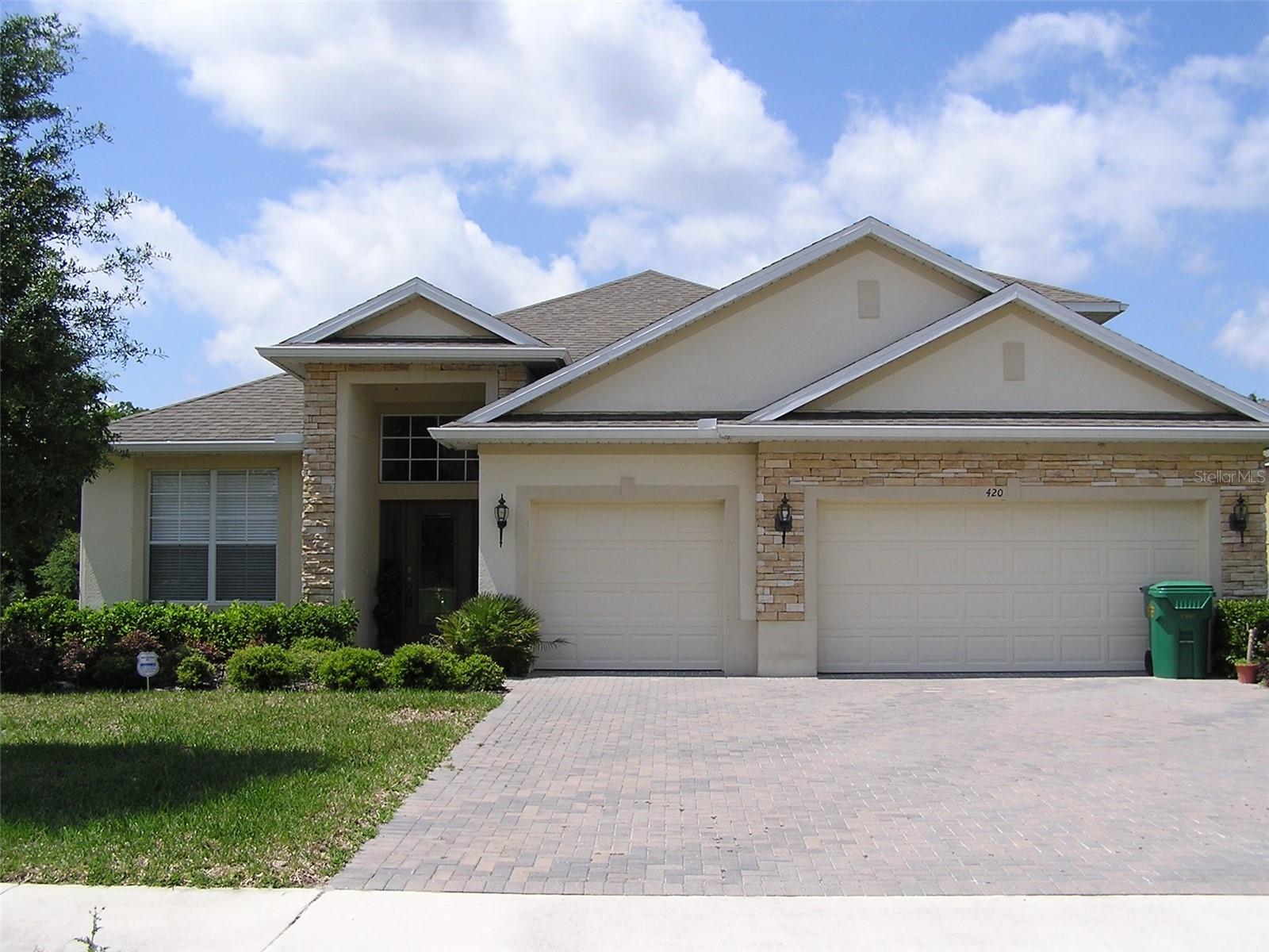 Gorgeous 3000+ sq. ft. 5 bedroom 4 bath, 2 story home, on large corner lot in DeLand. Split floor plan downstairs with large master with garden tub in en suite. Great loft space with separate bedroom and bathroom upstairs. Plenty of room for the whole family! Rent includes lawn care. Property is not furnished. Small pets allowed with a pet deposit. No aggressive breeds permitted. **TENANT OCCUPIED, MUST SCHEDULE SHOWING**