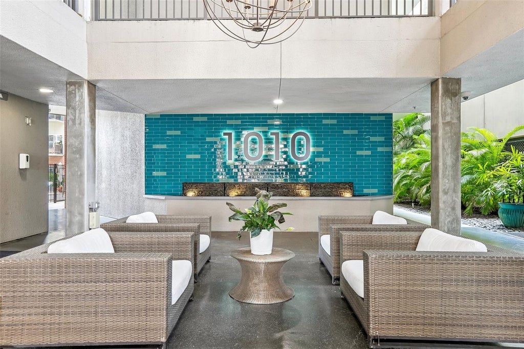 Photo of 1010 Central Avenue #413, St Petersburg, FL 33705 (MLS # TB8532245)