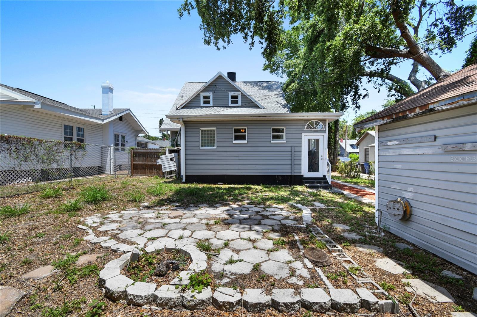 ROYAL POINCIANA - Residential Lease