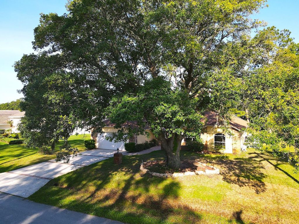 Photo of 88 Wynnfield Drive, Palm Coast, FL 32164 (MLS # FC318288)