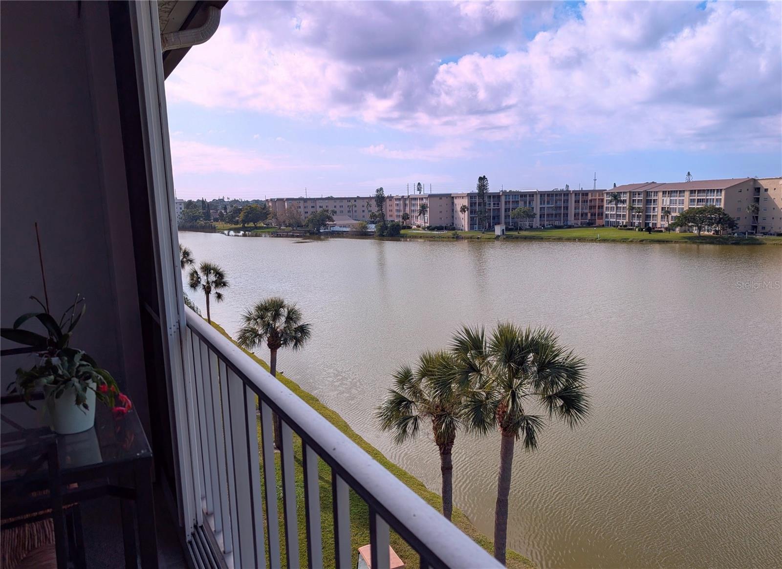 BAYSHORE ON THE LAKE APTS III SEC2 - Residential