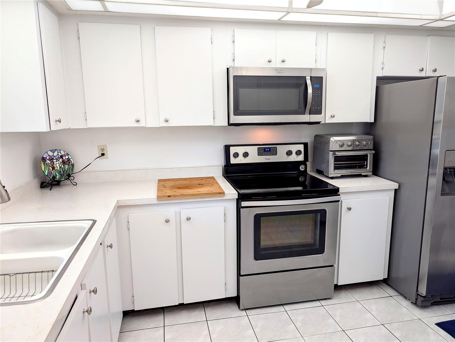 BAYSHORE ON THE LAKE APTS III SEC2 - Residential