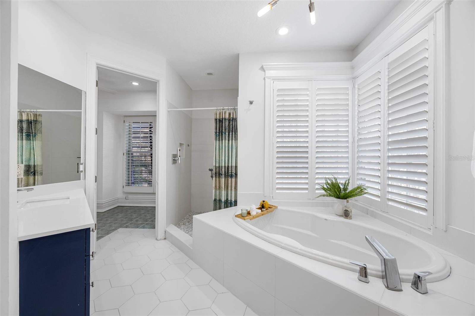 KIPPS COLONY ESTATES AT PASADENA YACHT/COUNTRY CL - Residential