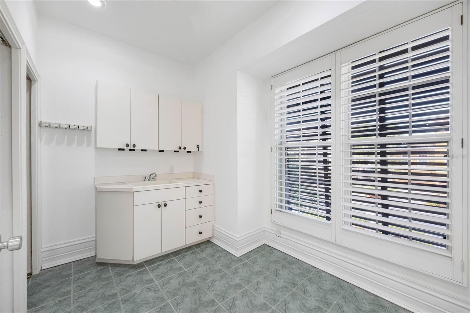 KIPPS COLONY ESTATES AT PASADENA YACHT/COUNTRY CL - Residential