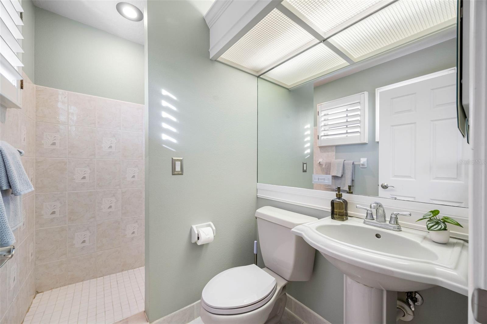 KIPPS COLONY ESTATES AT PASADENA YACHT/COUNTRY CL - Residential