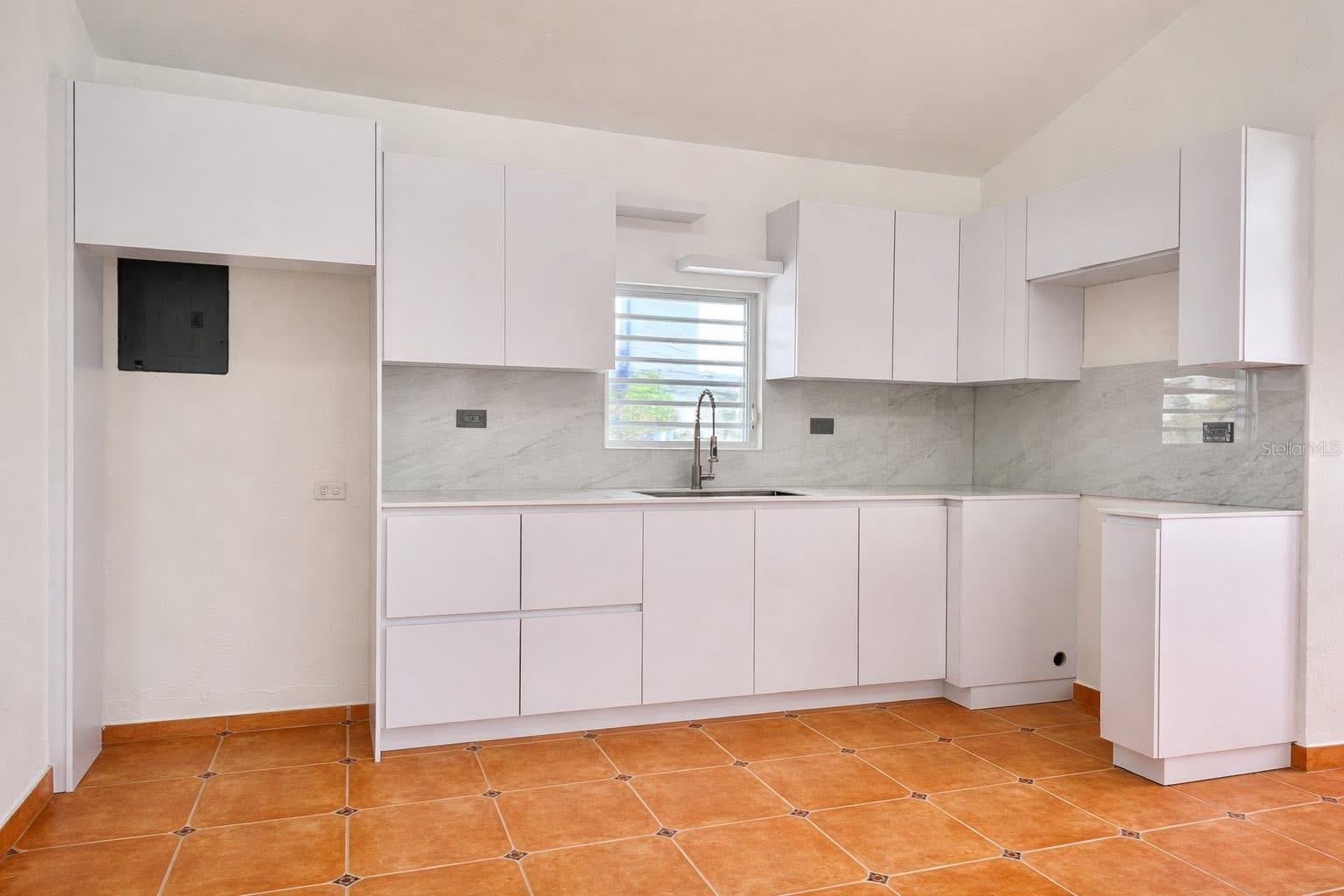 URB. VISTAMAR - Residential