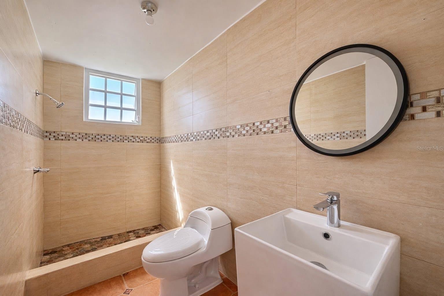 URB. VISTAMAR - Residential