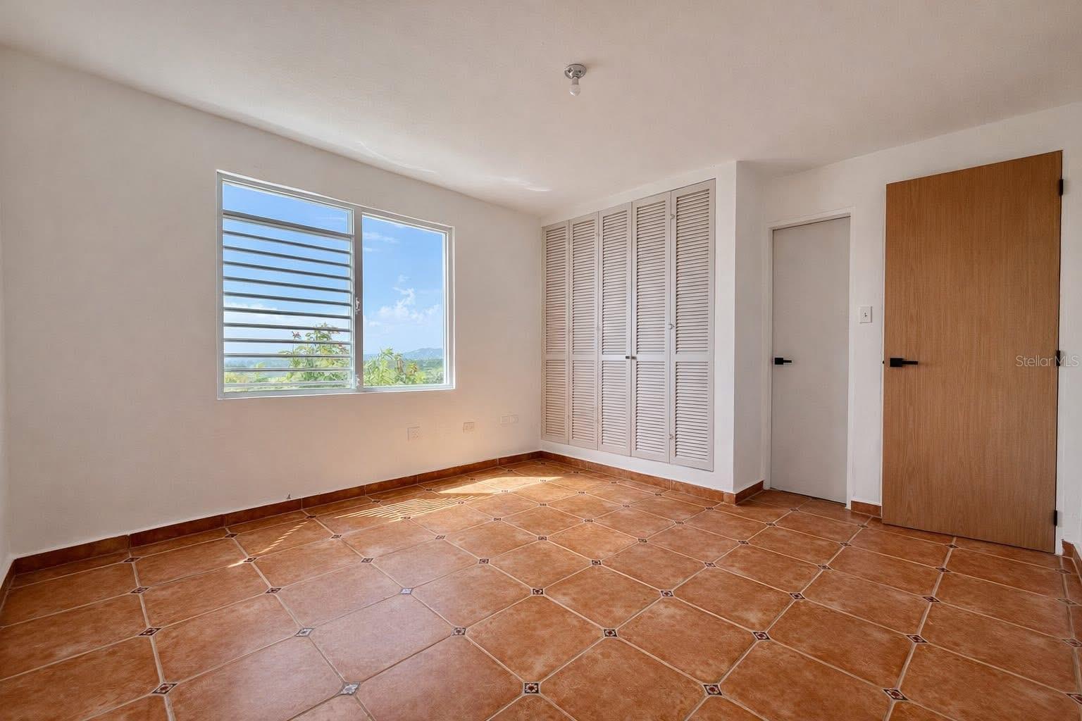 URB. VISTAMAR - Residential