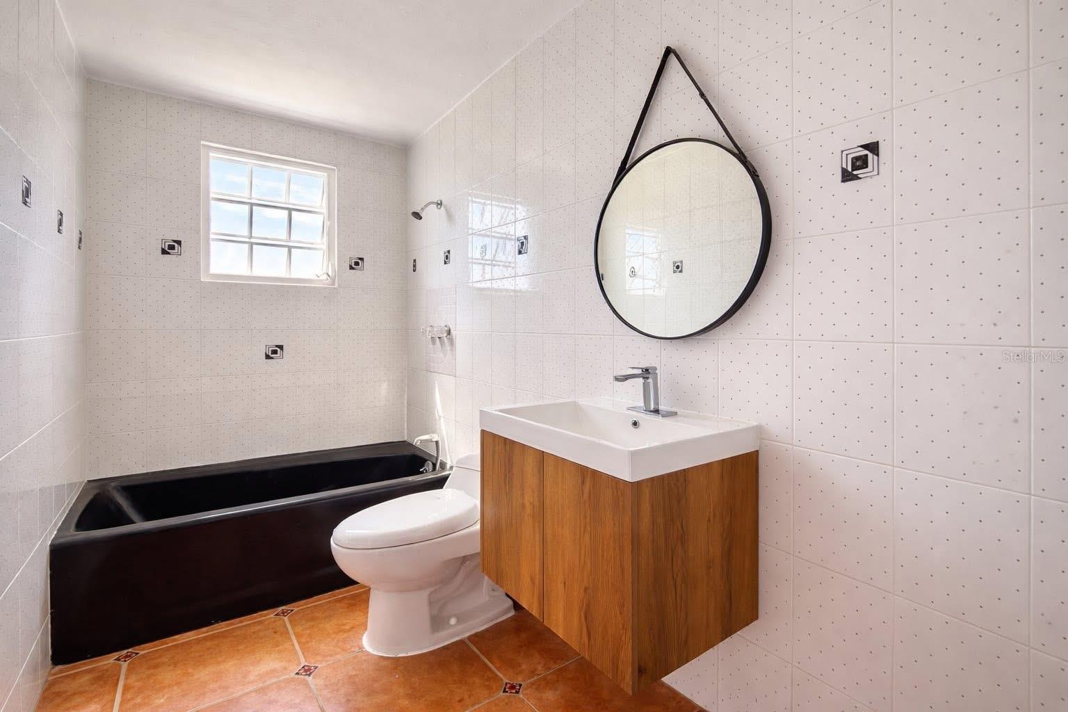 URB. VISTAMAR - Residential