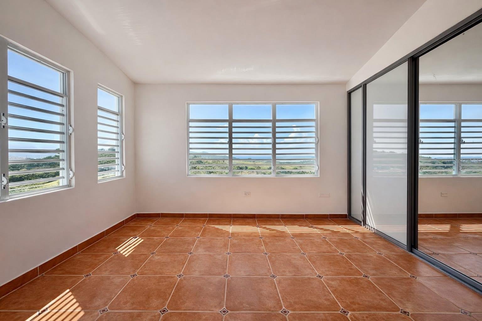 URB. VISTAMAR - Residential