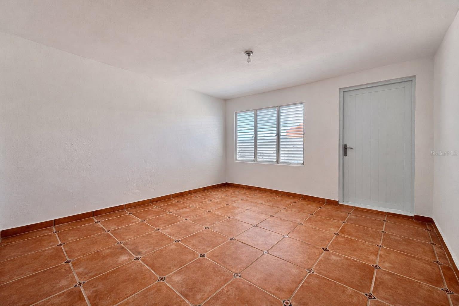 URB. VISTAMAR - Residential