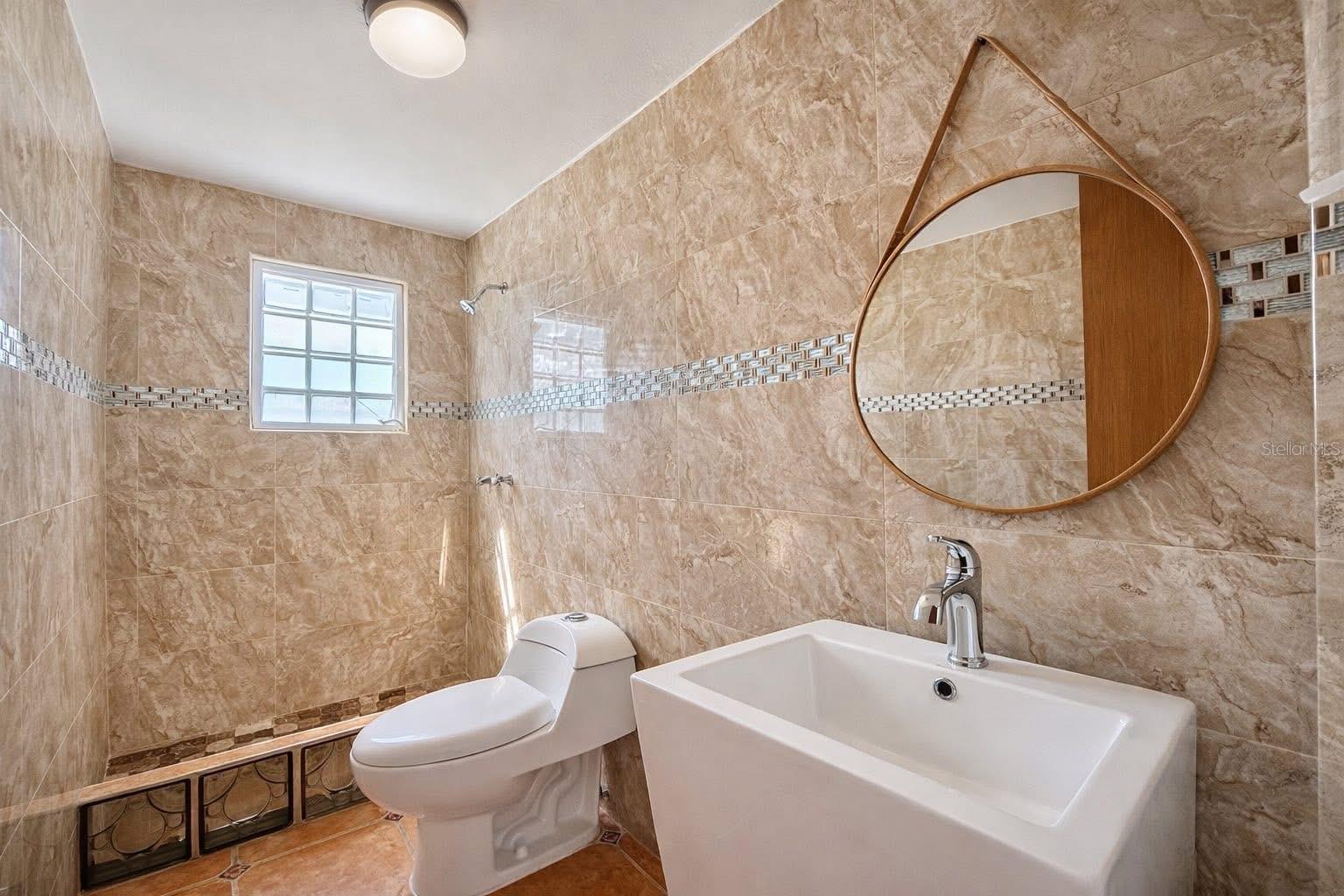 URB. VISTAMAR - Residential